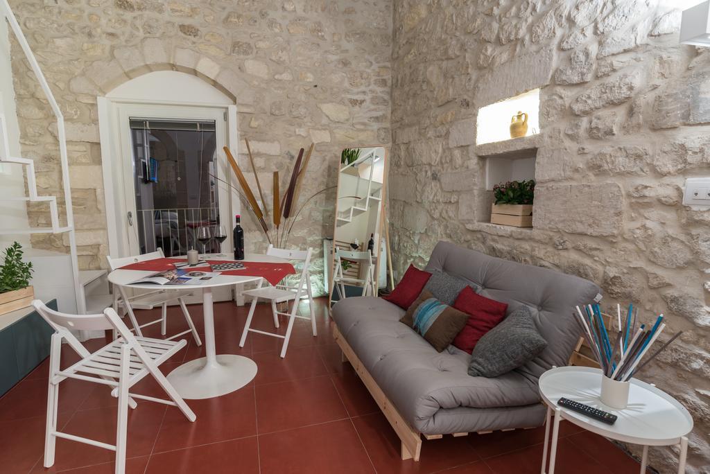 Ibla Rosso Lacca Apartment Рагуза Екстериор снимка